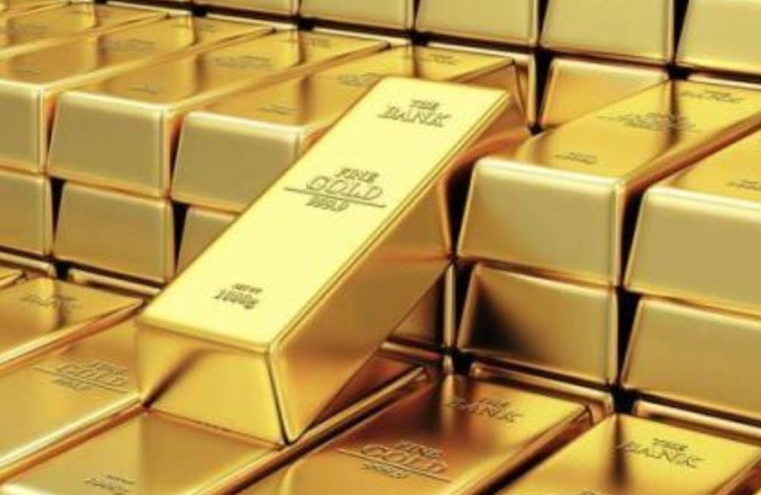 الذهب يرتفع بفضل تراجع الدولار وسط آمال بخفض الفائدة الأمريكية