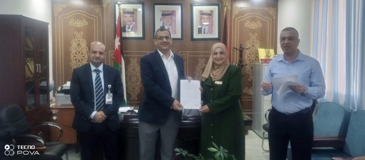 المصري تكرم أعضاء اللجنة الثلاثية المشرفة على قاعات امتحانات الثانوية العامة في تربية المزار الشمالي