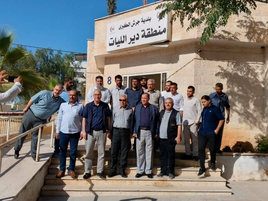 بني ياسين يتفقد الواقع الخدمي في منطقية دير الليات