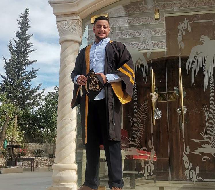 أيمن عربيات يهنئ أحمد الزعبي بنجاح ابنه عدي