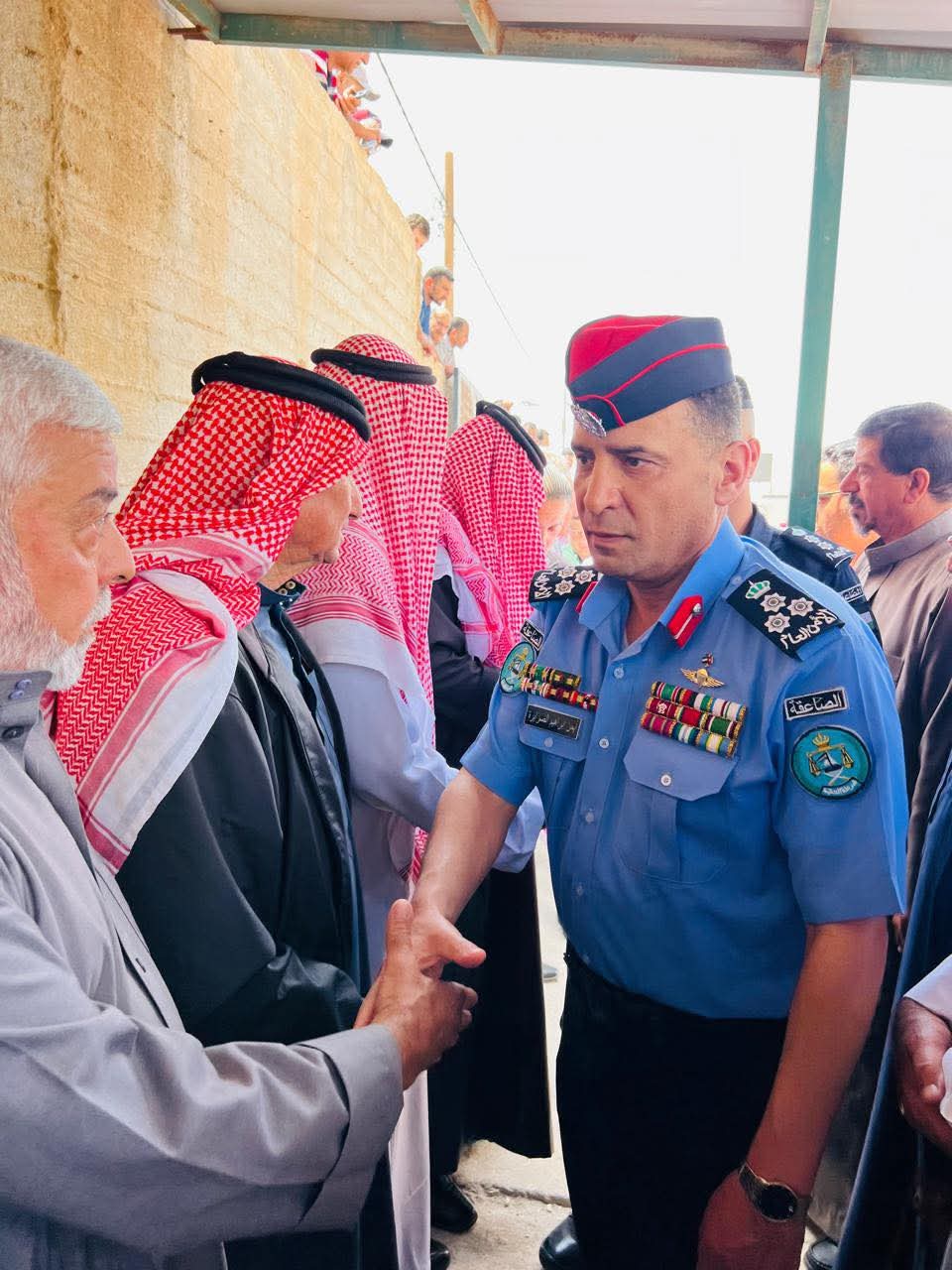 العميد الصرايرة يشارك في تشييع جثمان الرقيب بسام  الفلاحات ...صور