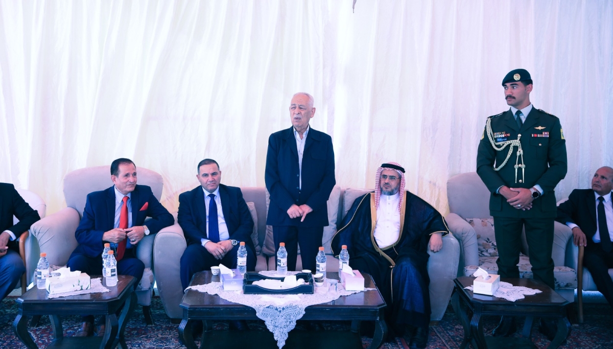 مندوبا عن الملك وولي العهد.. العيسوي يعزي عشيرتي الصرايرة والمومني...صور
