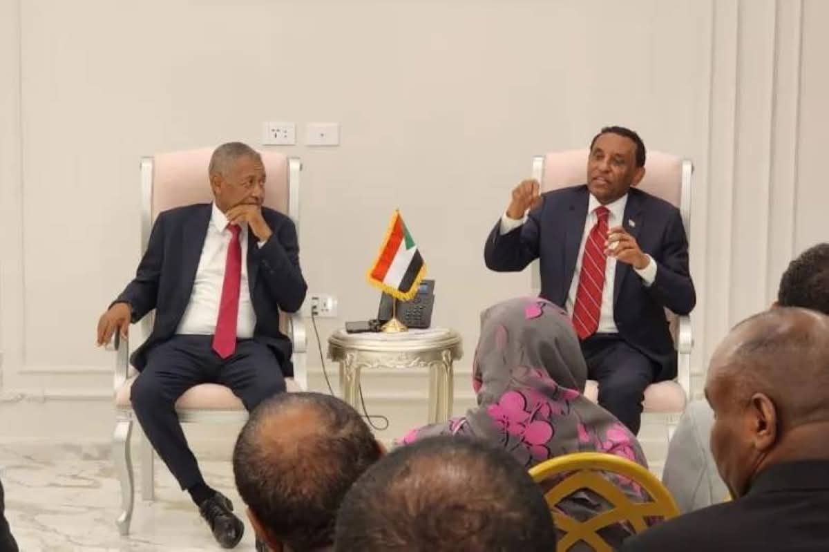 رئيس الوزراء السوداني: الحكومة تعود للخرطوم قبل نهاية أكتوبر