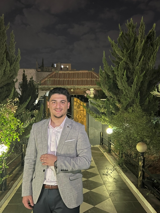 أحر التهاني للمهندس أسامة العقرباوي بنجاح نجله هاشم في الثانوية العامة