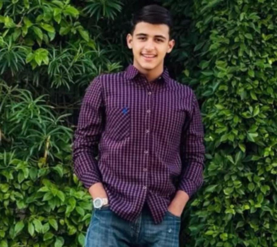 محمد عيسى أبو حويطي يتألق بمعدل 95 في الثانوية العامة