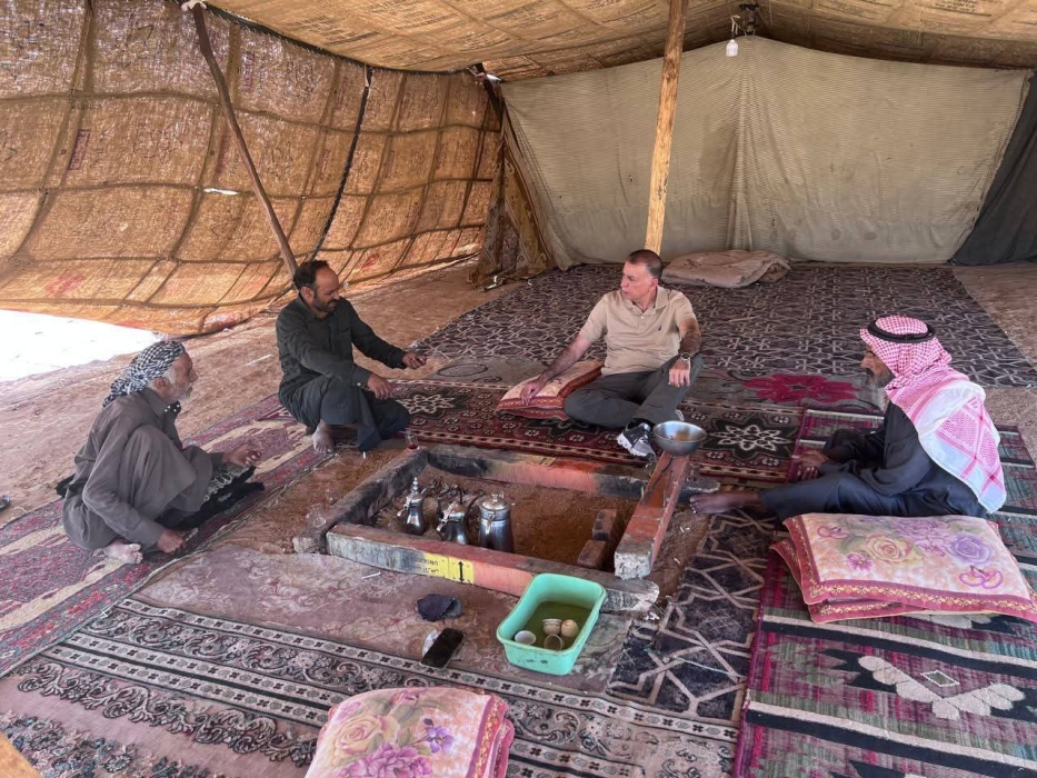 الحراحشه يكتب الفراية القارئ الحقيقي لرؤى جلالة الملك