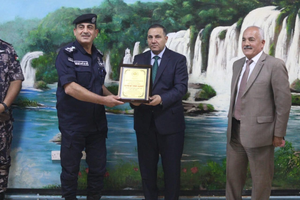 الزرقاء الأولى تكرم شركاء نجاح امتحانات الثانوية العامة