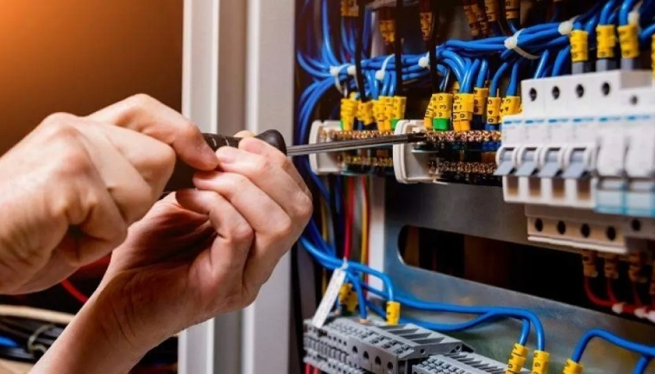الكهرباء الأردنية تخفف قطع الخدمة عن المتعثرين بالسداد