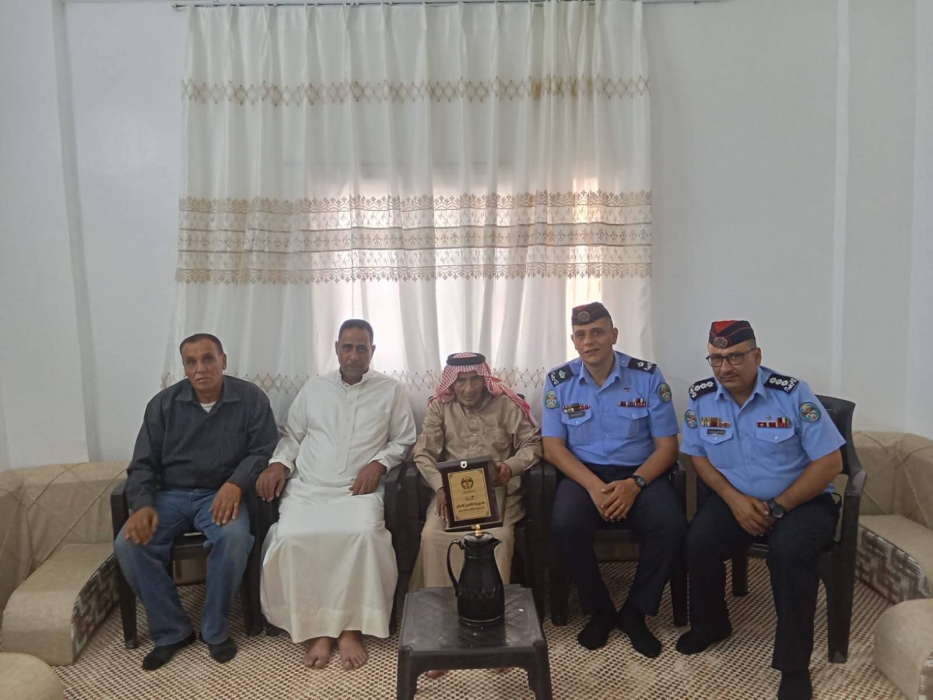 مديرية الأمن العام تُكرم عدداً من المتقاعدين في المفرق