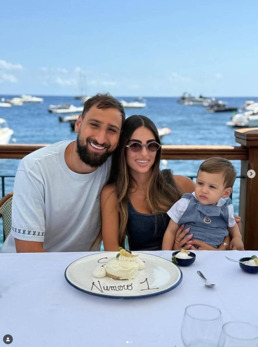 بعد تعاقد سان جيرمان مع الحارس شوفالييه.. هل ينتقل «دوناروما» للاتحاد  السعودي؟