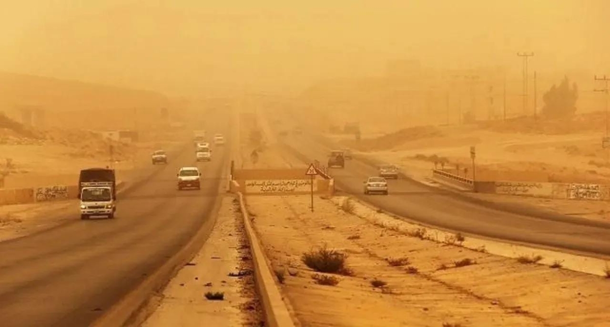 الدوريات الخارجية..اغلاق الطريق الصحراوي بالاتجاهين