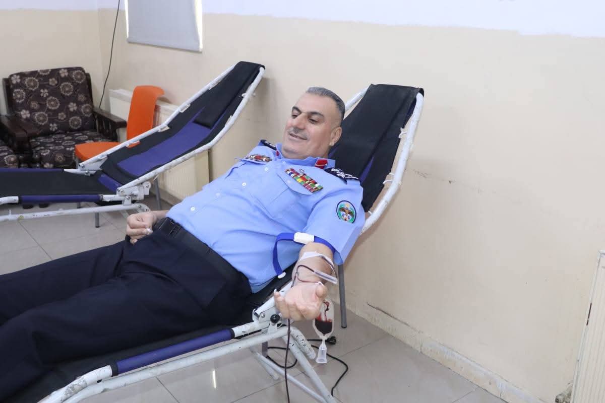 مدير التنفيذ القضائي يتقدم الصفوف في حملة التبرع بالدم..