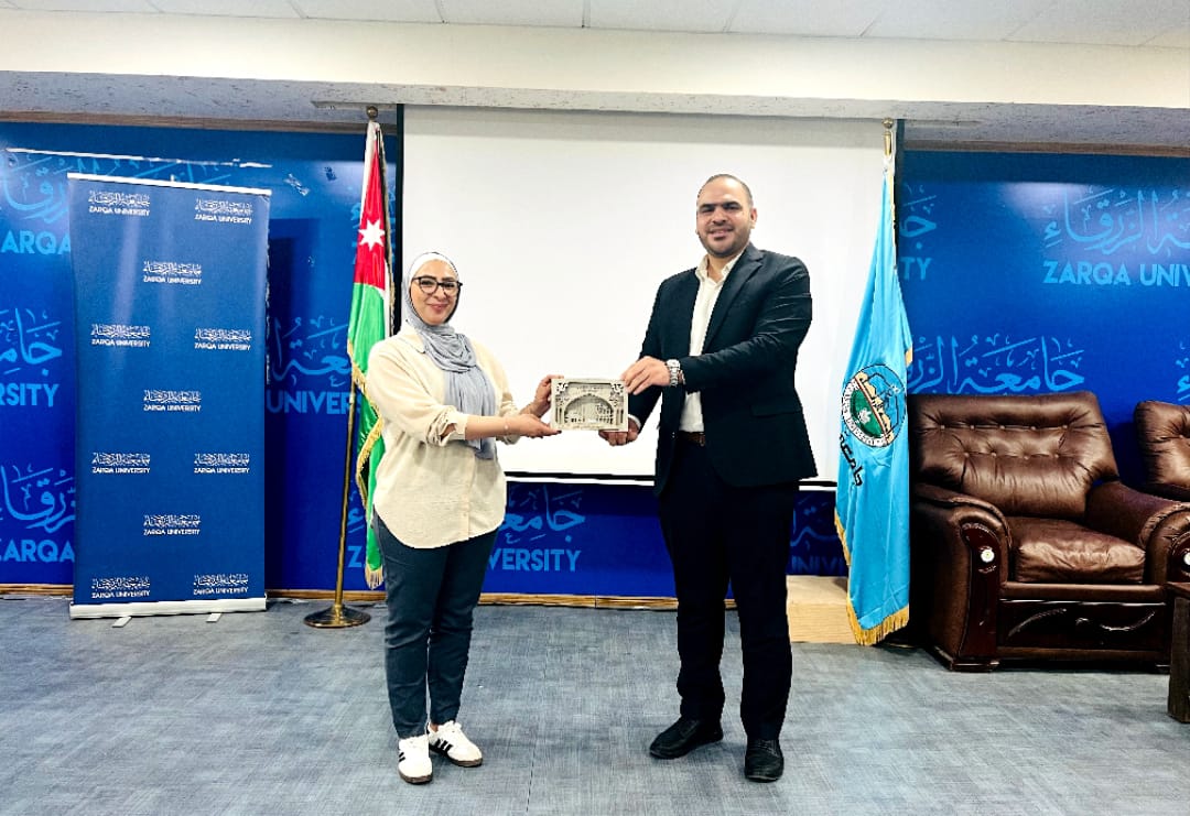 جامعة الزرقاء تعقد ندوة حوارية حول تحديات وفرص المعلوماتية الصحية لطلبة إدارة التمريض