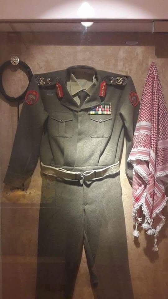 صورة تاريخية لبذلة المشير الركن حابس المجالي تروي مسيرة قائد