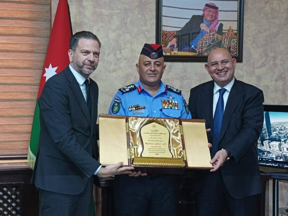 الشرطة المجتمعية في جرش تبحث مكافحة الظواهر السلبية وتُكرِّم جهود الأمن العام في التوجيهي