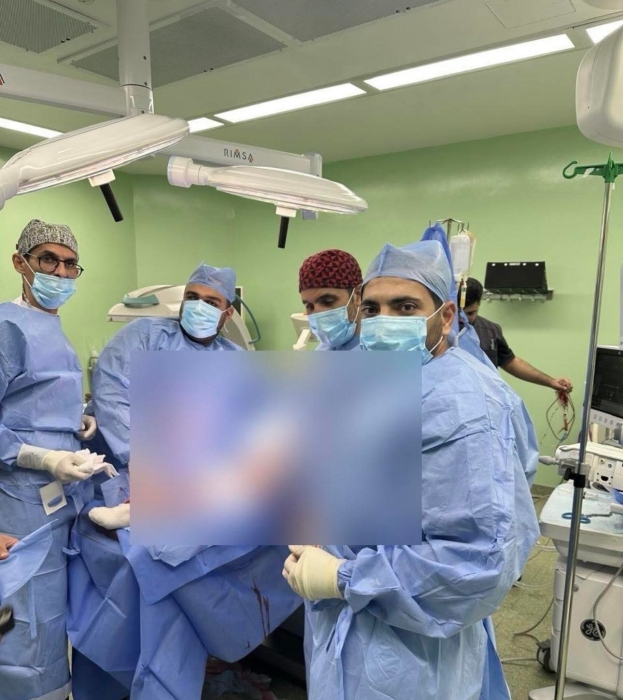 إنجاز طبي : إعادة توصيل ذراع مبتورة لطفلة تبلغ 14 عاماً.