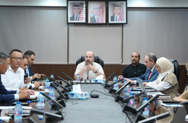 بحث التعاون بين العقبة الخاصة وجمهوريتي الصين وبولندا