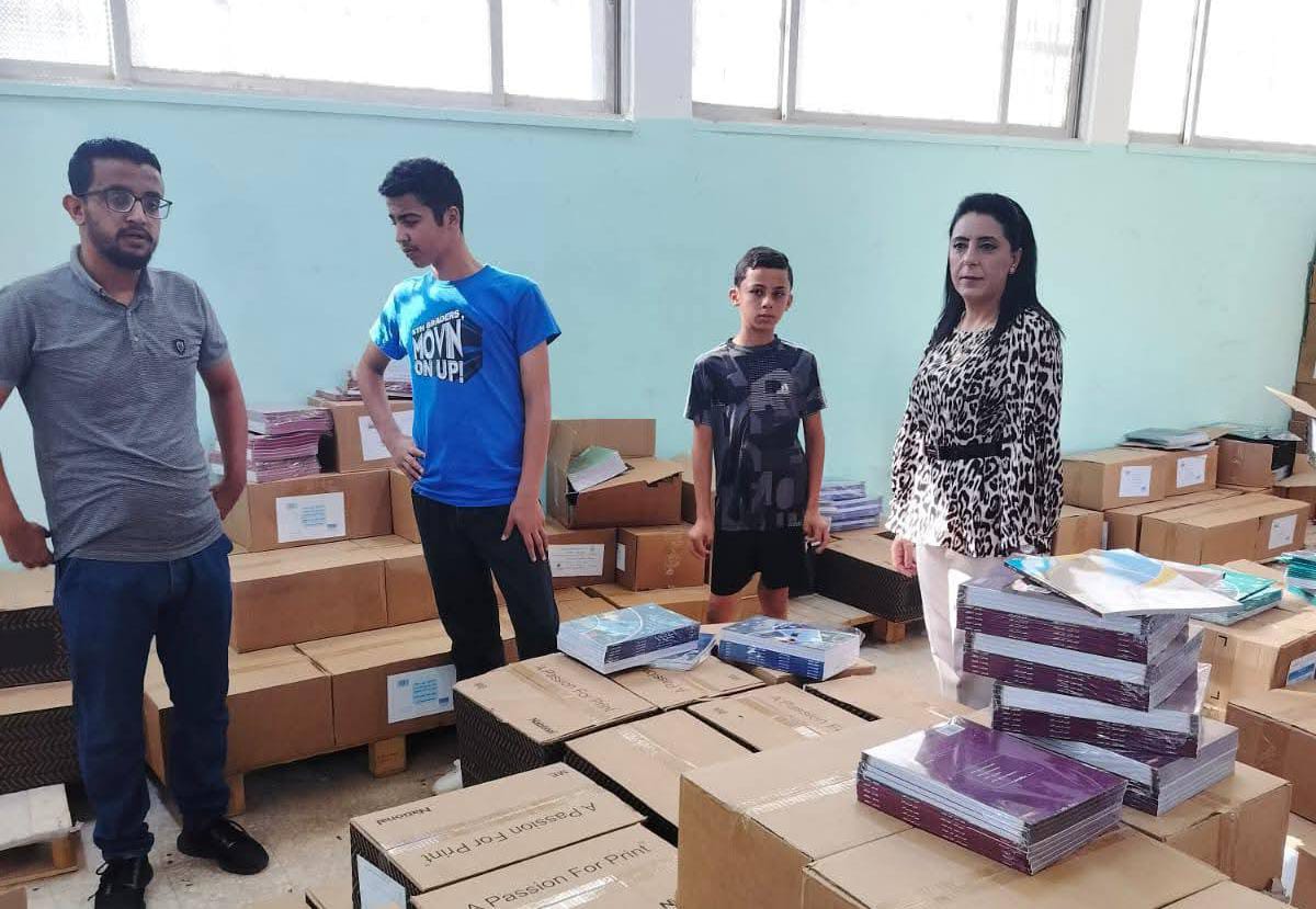 ابورمان تتفقد مستودع الكتب المدرسية مشيدة بـ جاهزية قسم اللوازم للعام الدراسي ٢٠٢٥ ٢٠٢٦.