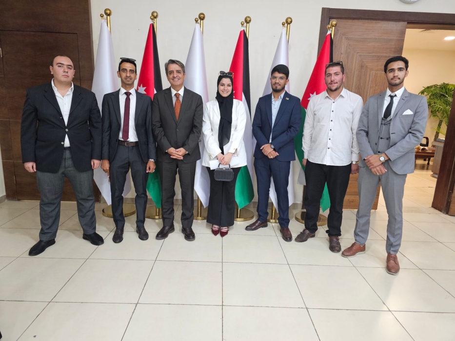وزير الشباب يوافق على تبني مشروع بوصلة وطن لمبادرة بواسل