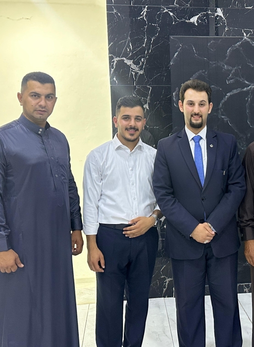 الشوابكه والمواجدة يهنئون السيد حسن المناصير بتخريج نجله من جامعة اليرموك