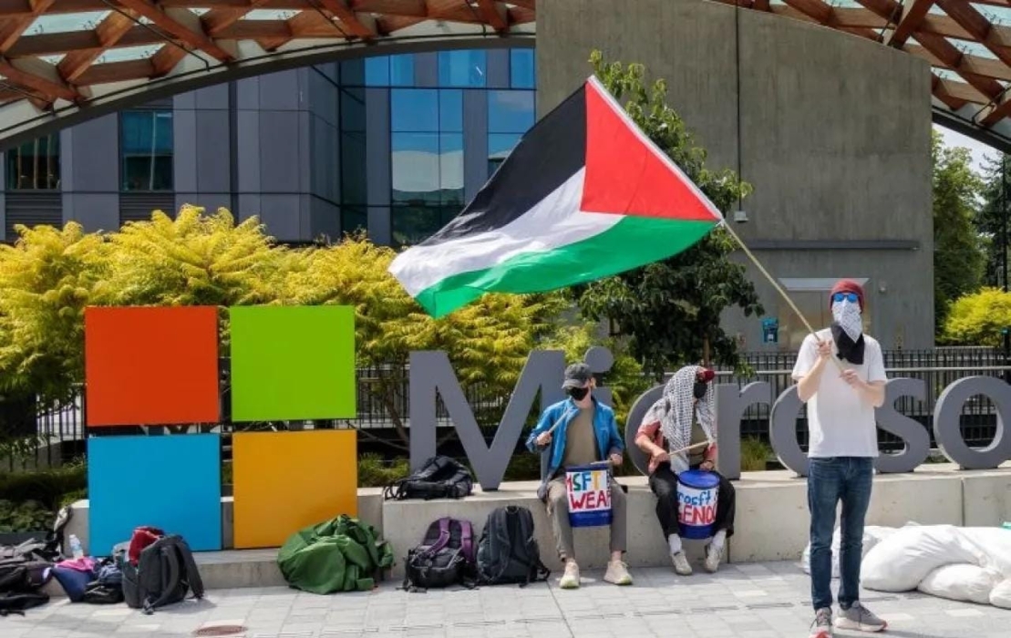 موظفون بمايكروسوفت يعتصمون ويطالبون بإنهاء العقود مع الجيش الإسرائيلي