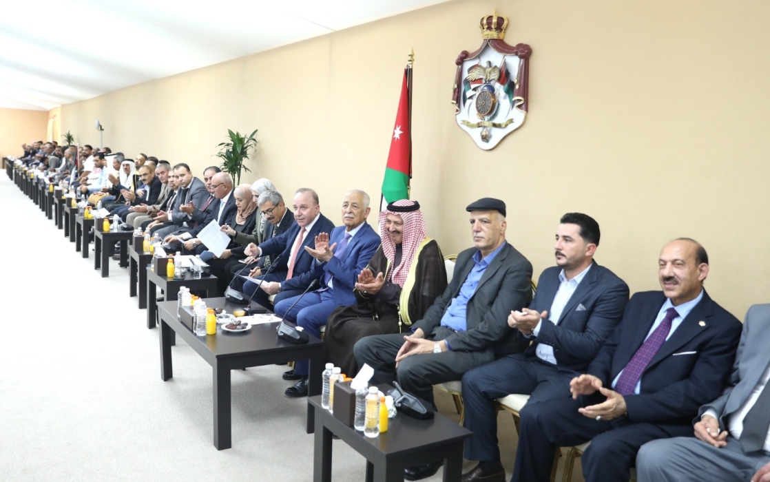رئيس الديوان الملكي يلتقي أكثر من ألفي شخصية من وجهاء وأبناء وبنات مخيمات اللاجئين الفلسطينيين