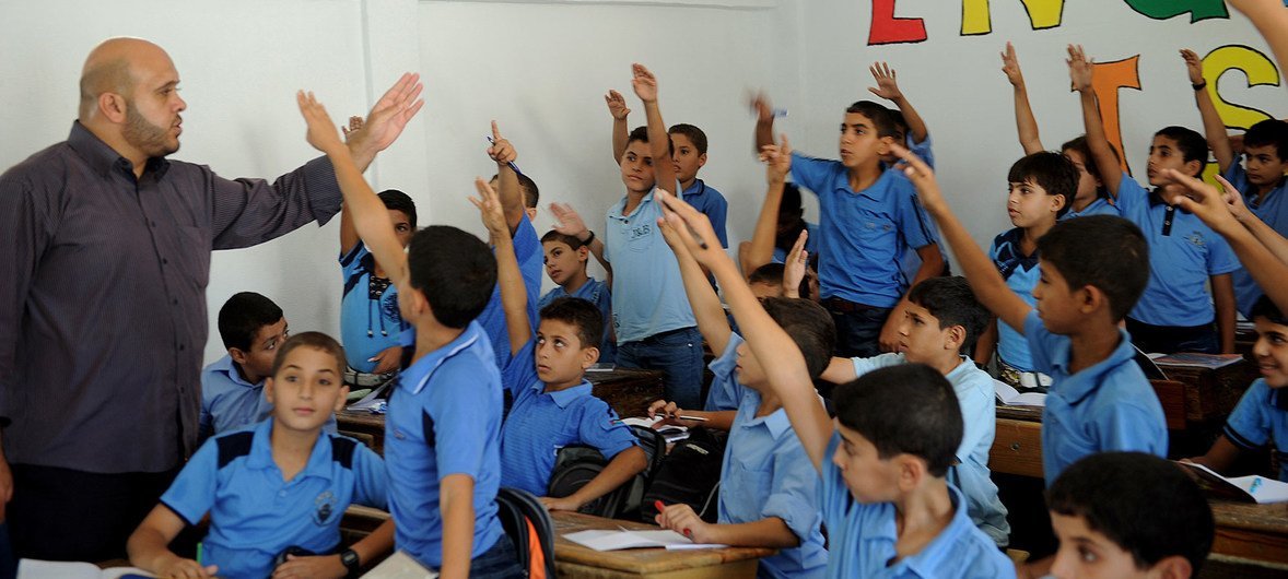1.6 مليون طالب وطالبة يتوجهون للمدارس الحكومية الأحد