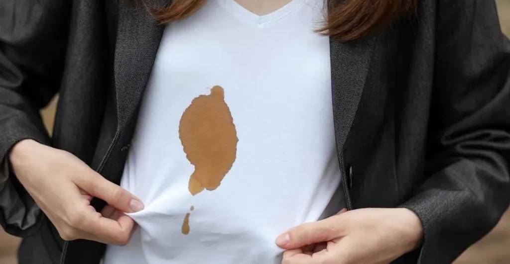 تفسير حلم الملابس المتسخة في المنام.. دلالة نفسية وعاطفية تحتاج للتأمل