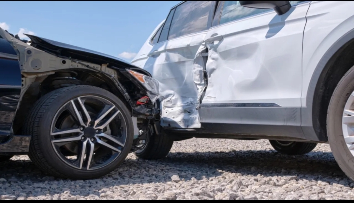 تباطؤ وكثافة مرورية على طريق سلحوب باتجاه عمان بسبب ثلاث حوادث منفصلة