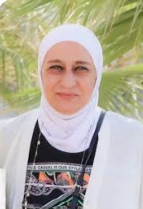 سارة المطر تطلق رحلتها الفنية بمعرض تشكيلي يضم 45 لوحة
