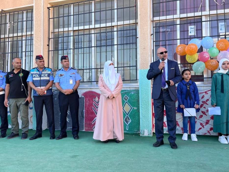 المجالي يشارك طلبة الكرك فعاليات اليوم الدراسي الأول ويؤكد جاهزية المدارس