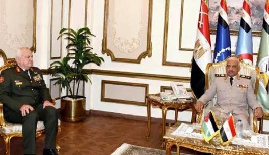 الحنيطي يلتقي القائد العام للقوات المسلحة المصرية وزير الدفاع والإنتاج الحربي