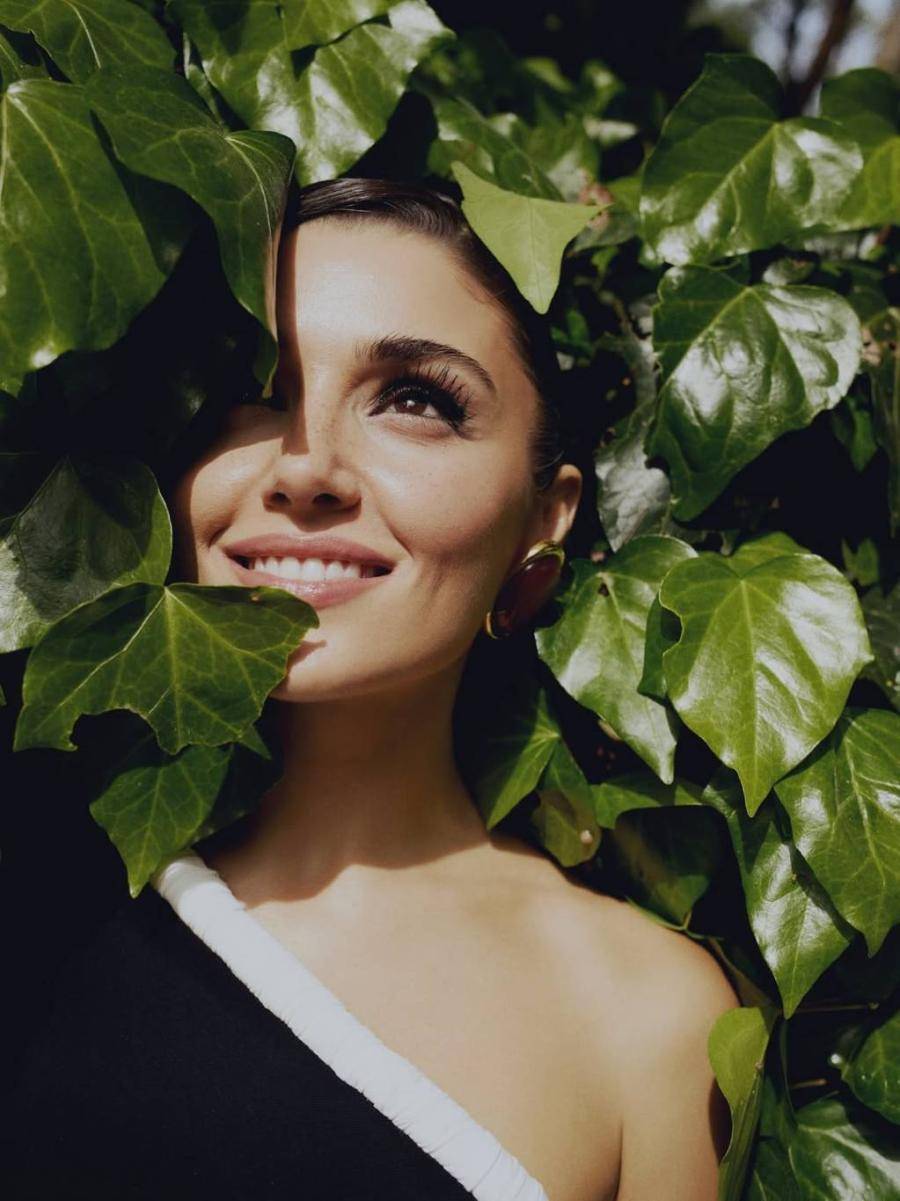 هاندا ارتشيل تتصدر الترند بعد انتشار خبر انفصالها عن خطيبها