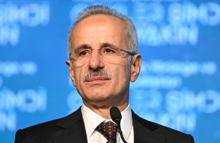 وزير النقل التركي يتلقى مخالفة مرورية!