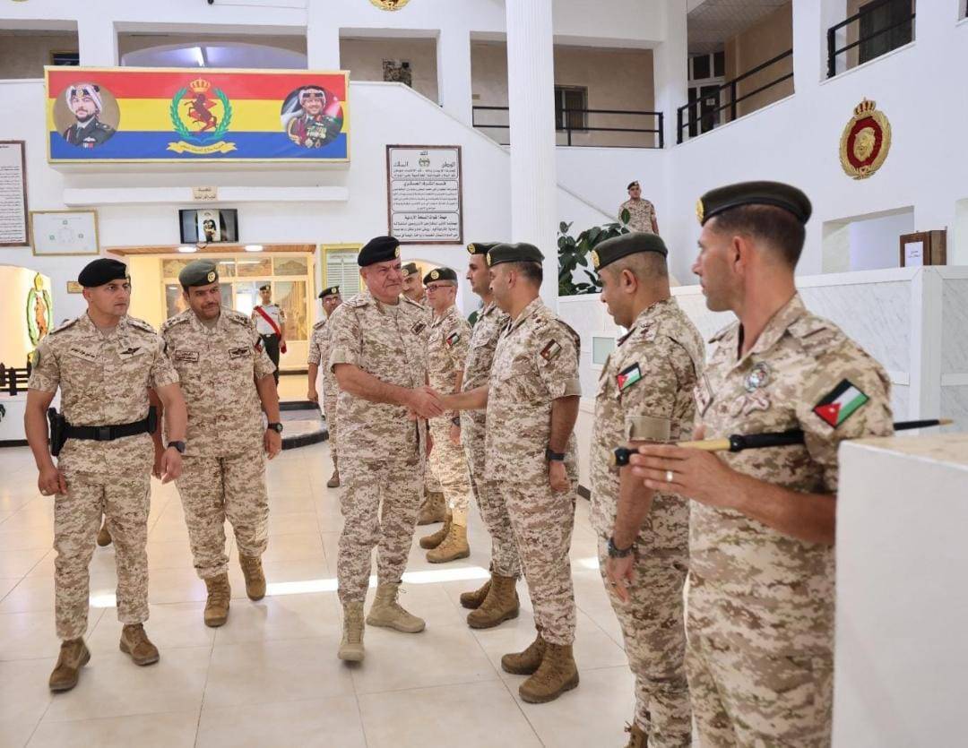 رئيس هيئة الأركان المشتركة يزور مديرية سلاح الصيانة الملكي...صور