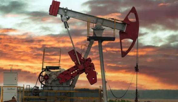 استقرار أسعار النفط رغم التوترات التجارية بين أمريكا والهند