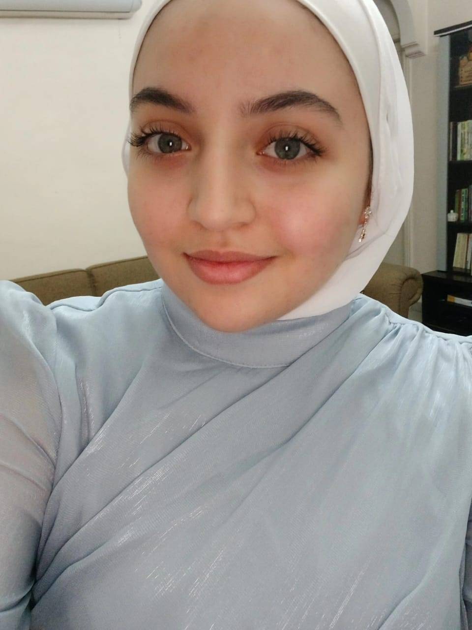 المحامي رأفت يهنئ إبنته ليان بنجاحها بالتوجيهي