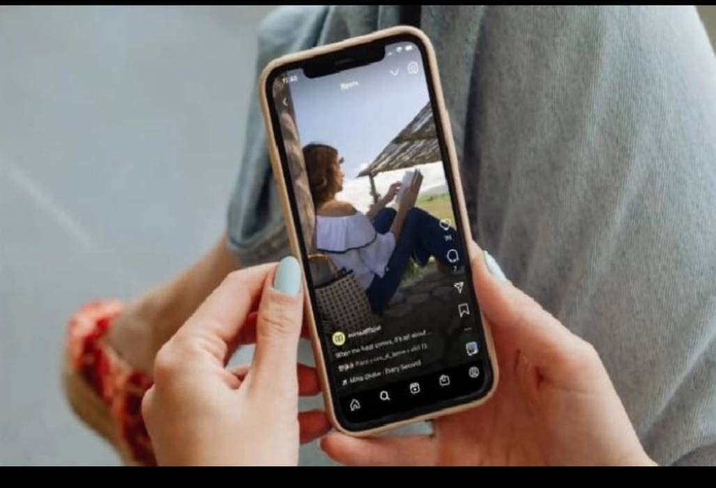 هل تدمّر الفيديوهات القصيرة دماغك؟