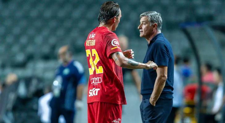 القادسية يتمسك بمدربه ميشيل جونزاليس رغم هزيمة السوبر