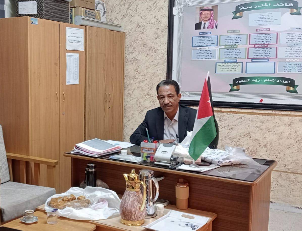 مدير تربية الموقر يتفقد مدرستي الهاشمية الأساسيتين المختلطة والمؤنثة