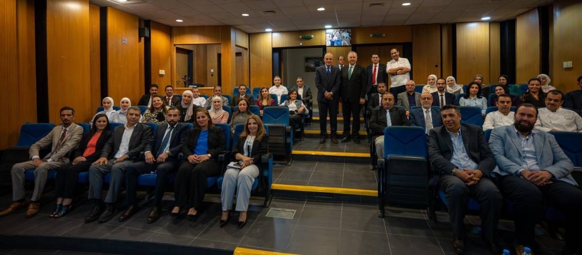 وزير السياحة والآثار يزور كلية عمون الجامعية التطبيقية