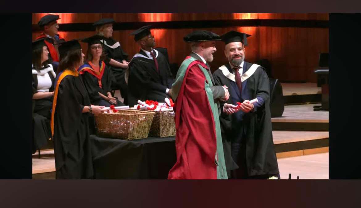 الدبوبي يهنئ حسام ابراهيم بشهادة الماجستير