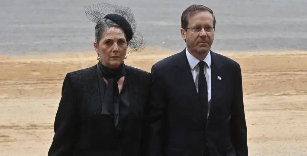 الرئيس الإسرائيلي هرتسوج يجدد دعوته لوقف محاكمة نتنياهو بتهم الفساد