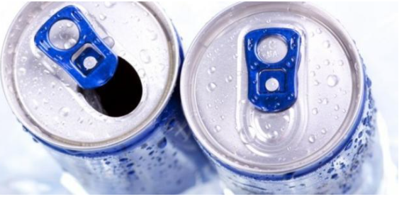 أضرار مشروبات الطاقة.. خطر صامت يهدد صحة الشباب