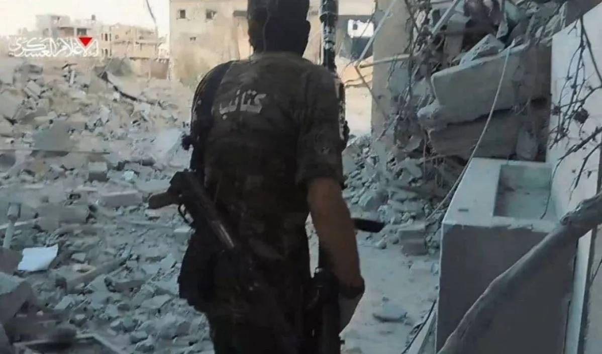 صحيفة عبرية: القسام تستهدف قادة ميدانيين وترمم الأنفاق تحت مواقع الجيش