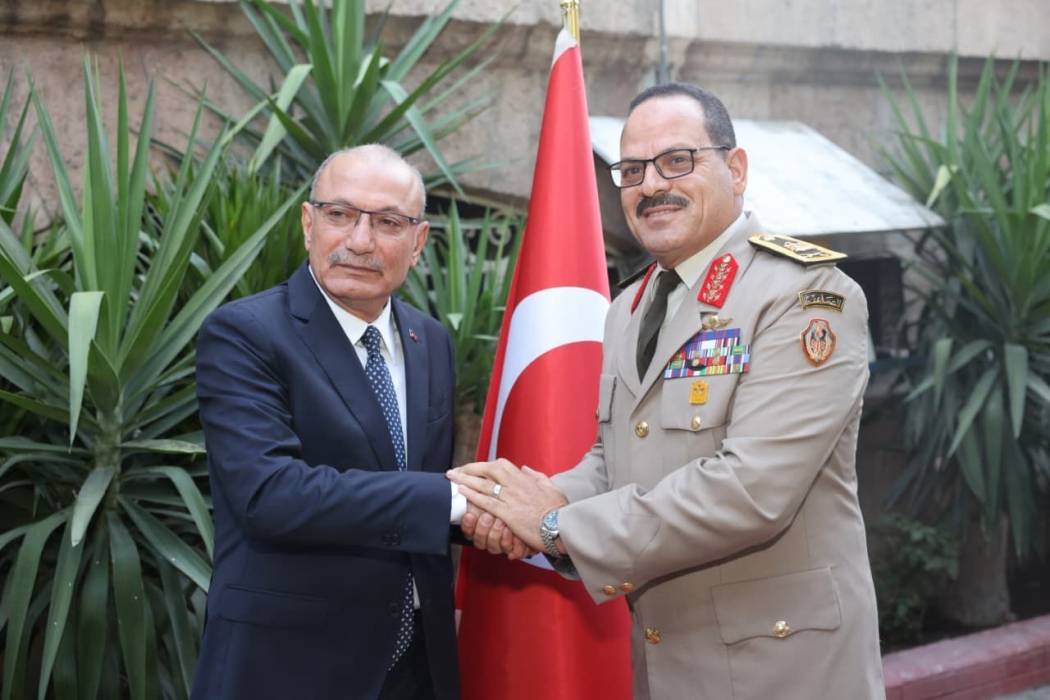 القاهرة تحتفي بيوم الجيش التركي: تأكيد على شراكة استراتيجية متنامية بين مصر وتركيا