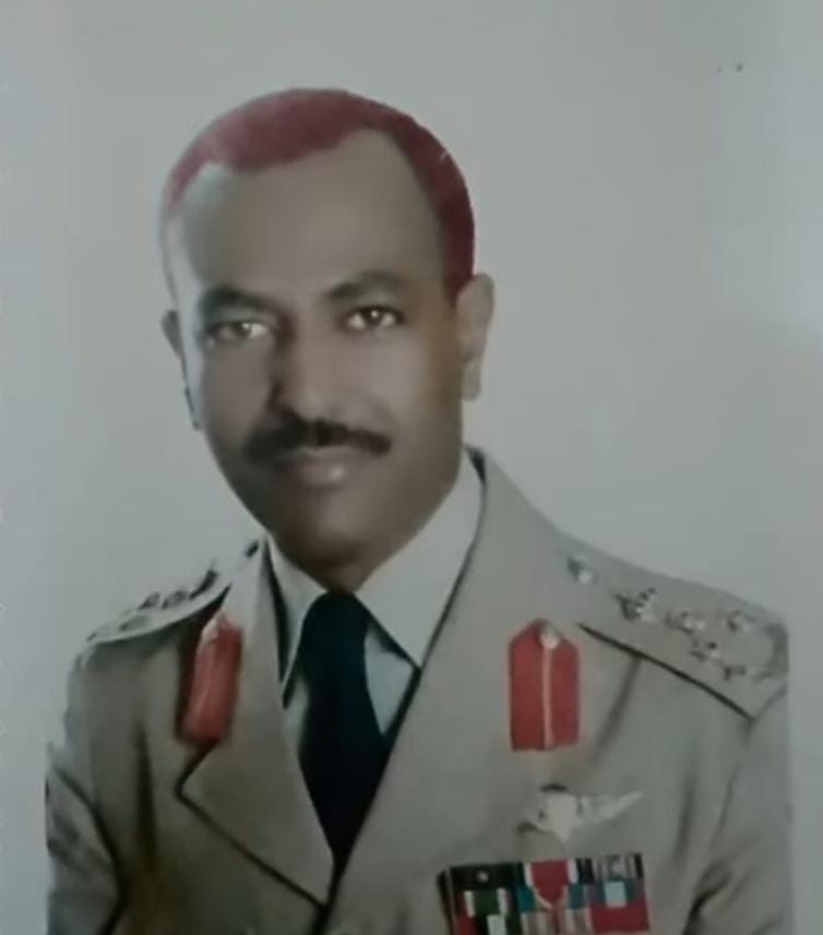 العميد الركن المتقاعد سامي العنبر مسيرة عسكرية حافلة بالعطاء