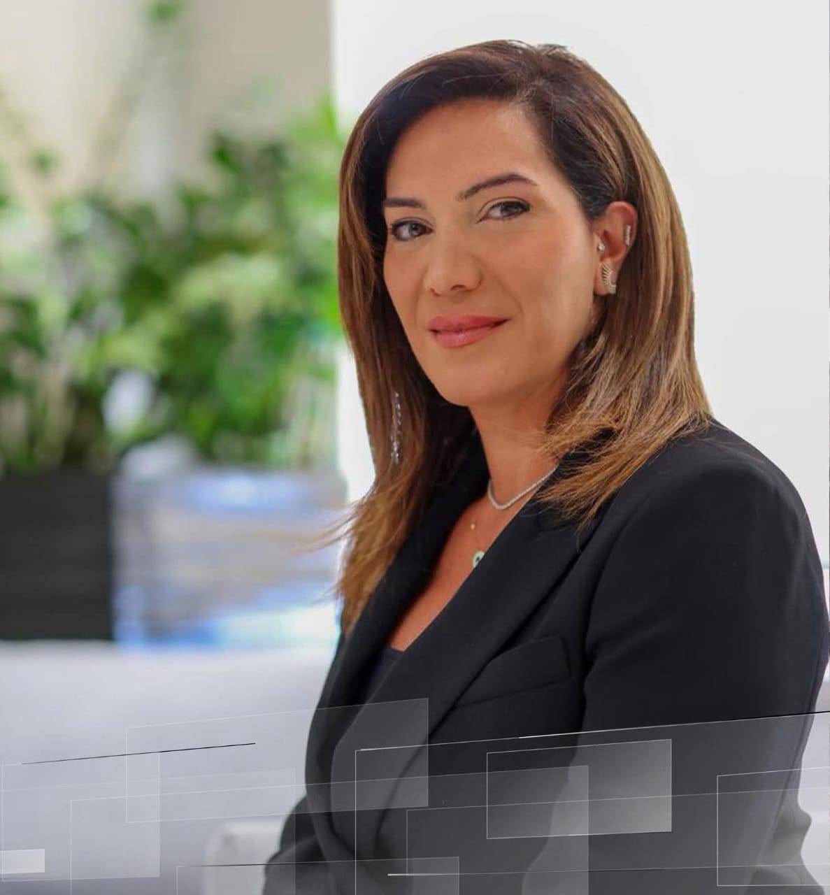 الشيخ ياسر الجازي يهنئ ريم الجازي بتوليها إدارة الإعلام والاتصال في الديوان الملكي الهاشمي