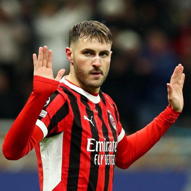 صفقة تبادل بين روما وميلان وخيمينيز منفتح على الانتقال