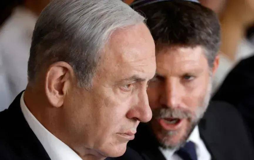 إجراء إسرائيلي عاجل خوفًا من هجوم حوثي وشيك ردًا على اغتيال رئيس وأعضاء حكومة المليشيات